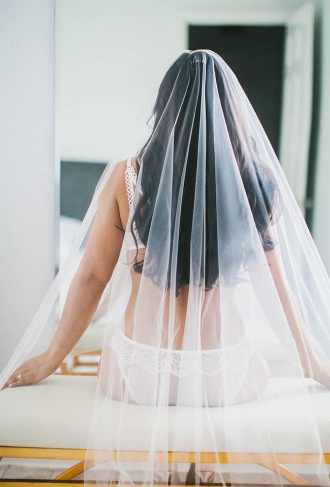 wedding boudoir book bride under veil fearlesslyfemininephoto