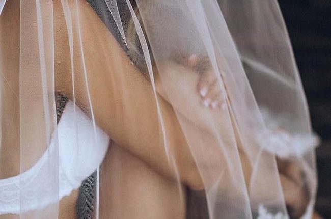 wedding boudoir book bride under veil olganikiforova