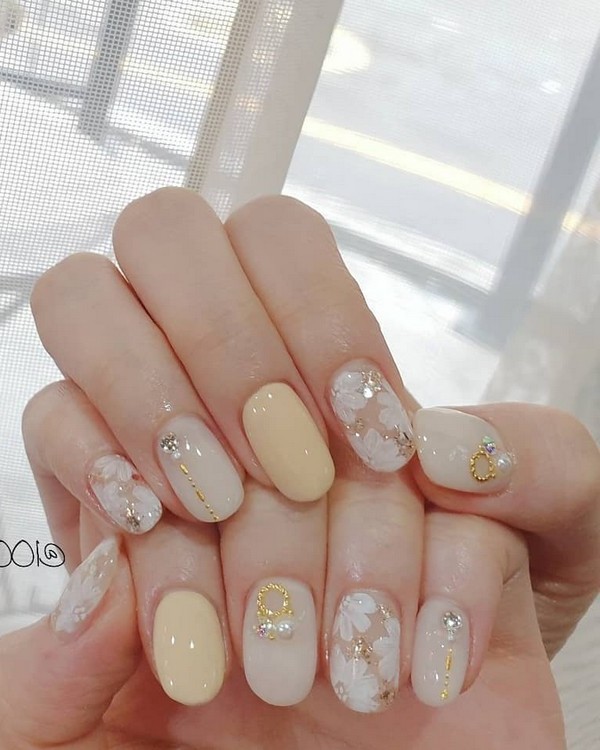 Spring Summer Pastel Neutral Nail Art Designs , nail art design ideas,wedding nails with glitter, coffin nail art designs, bridal nails,nail art for wedding,nail ideas for bride,wedding nails natural, wedding nails, wedding nails bridesmaids, wedding nails coffin,wedding nails acrylic,wedding nails i do,wedding nails french #nail #nailart #weddingnails #bridenails