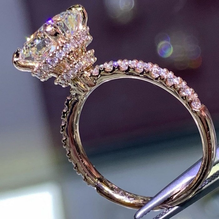 Diamond Engagement Rings #rings #engagementrings #weddingrings #weddingbands