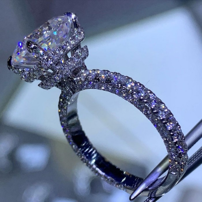 Diamond Engagement Rings #rings #engagementrings #weddingrings #weddingbands