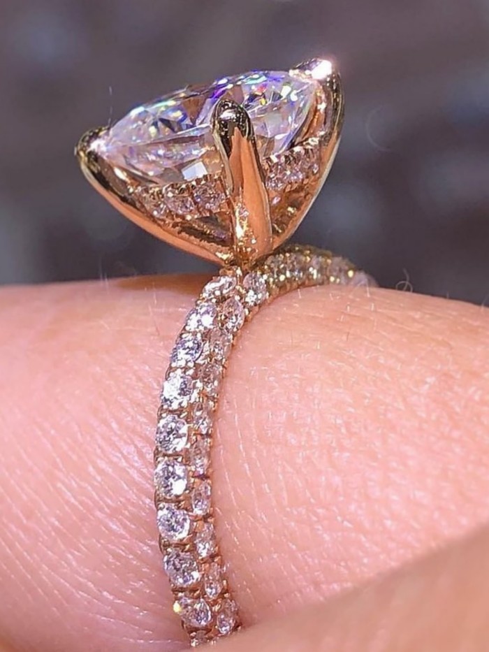 Diamond Engagement Rings #rings #engagementrings #weddingrings #weddingbands