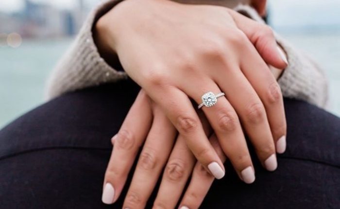 Engagement Ring Shot Engagement Photo Ideas6