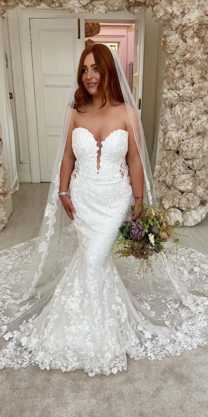 Eleganza Sposa Lace Wedding Dresses #dresses #wedding #weddingdresses #bridal #bridaldresses