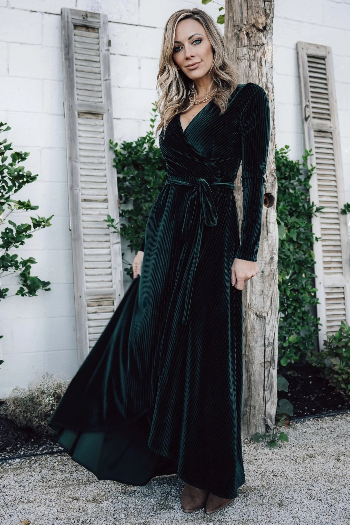 Emerald Green Velvet Wrap Bridesmaid Dress with Long Sleeves