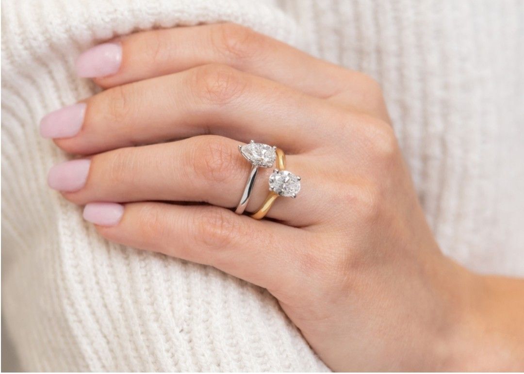 Stackable engagement rings