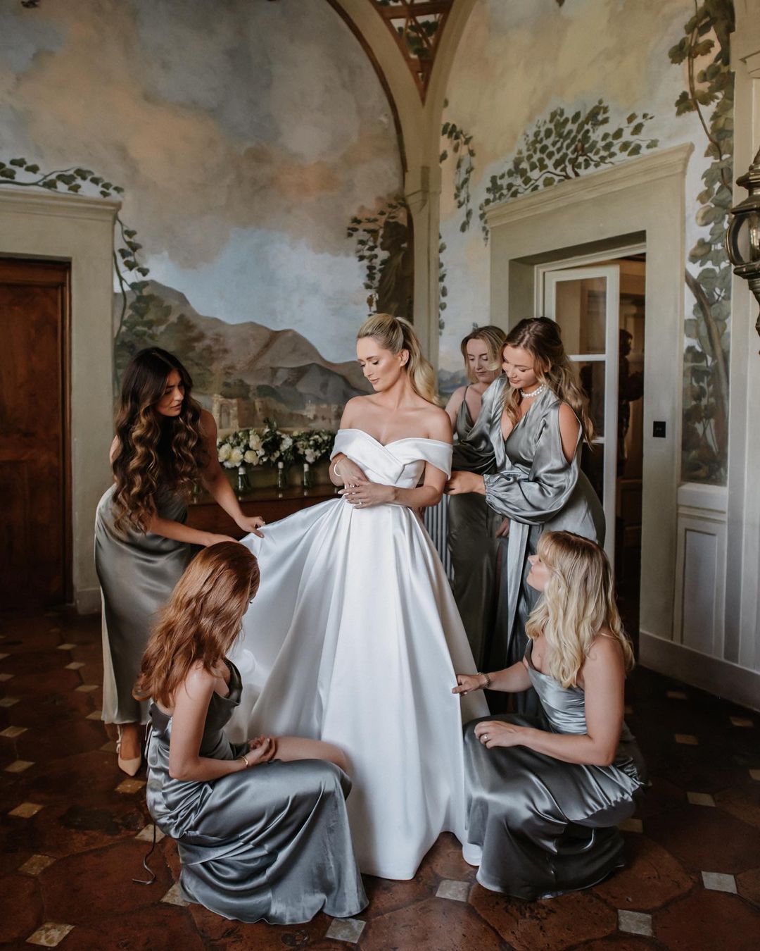 wedding getting ready photo via tali__photography