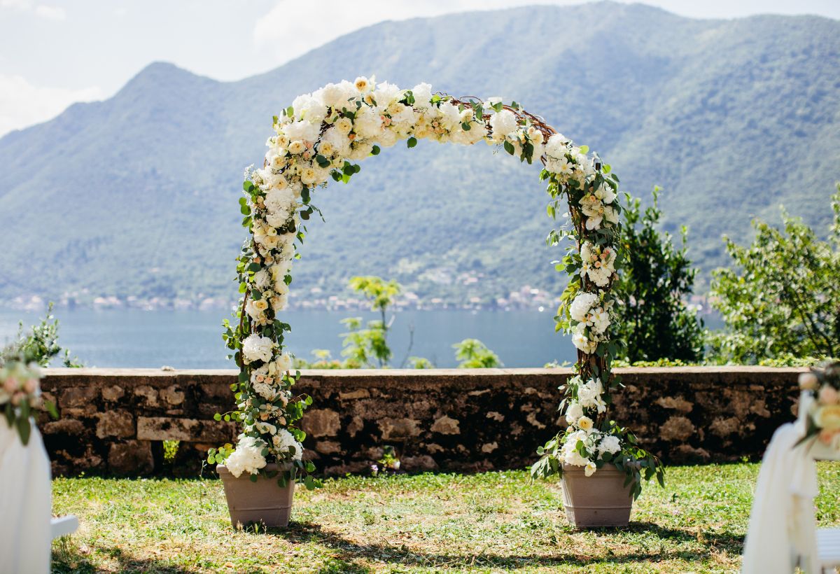 DIY Wedding Arch Flowers 2