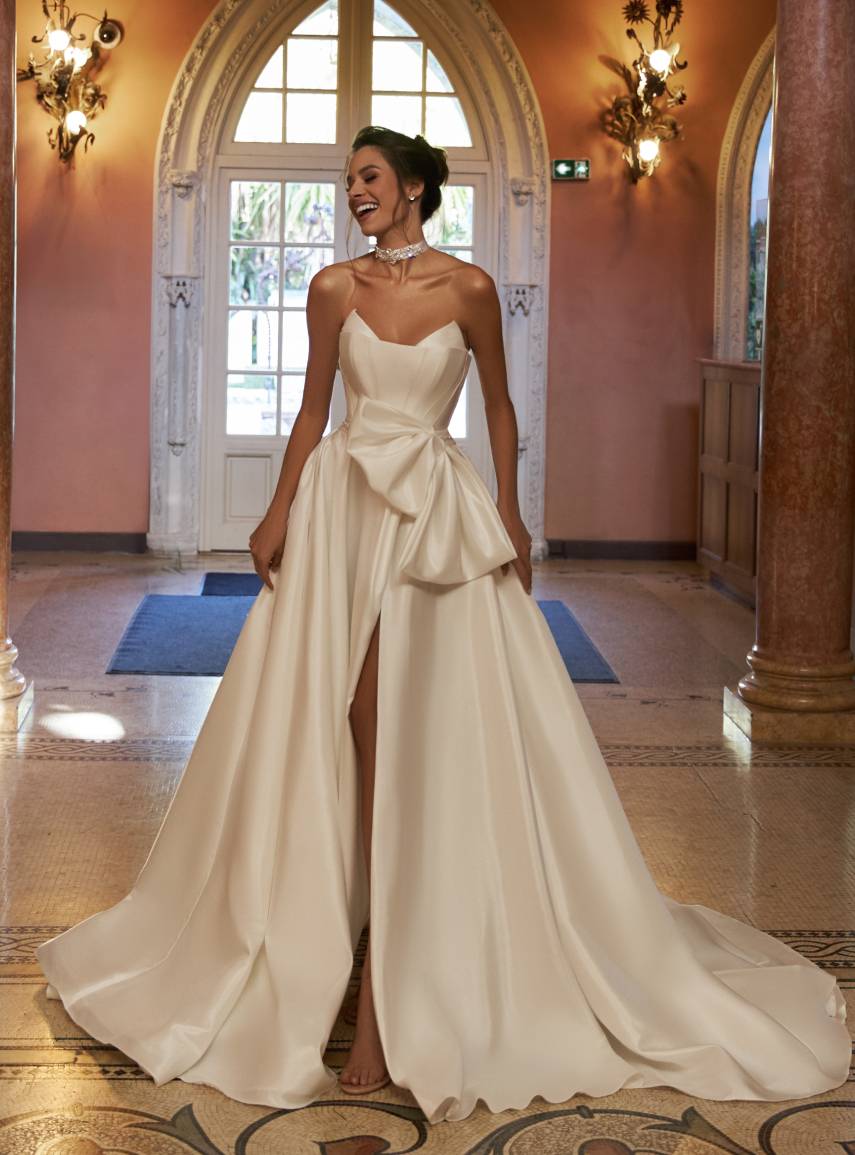 stain wedding dress with bow